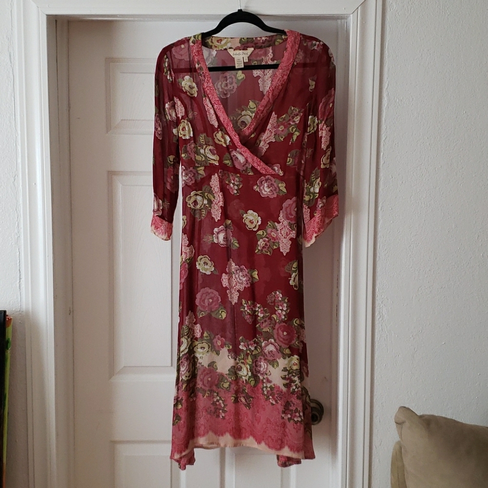 Gorgeous burgandy floral pattern dress.